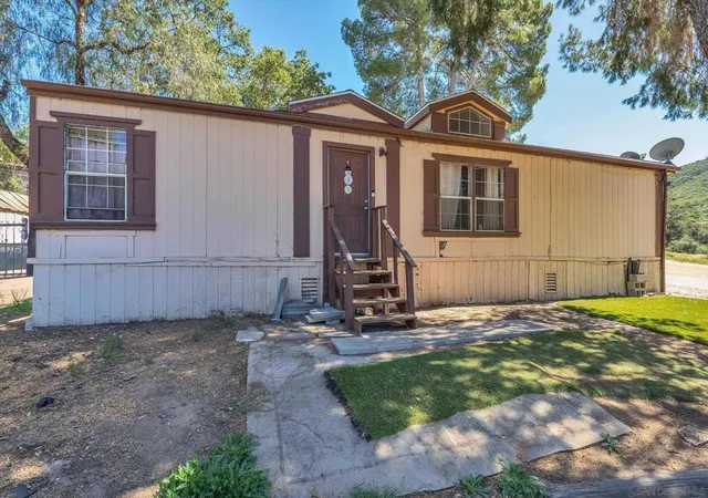 Listing Photo 4 - Condo for sale in building located at 24665 E Old Julian Hwy, Ramona, CA 92065