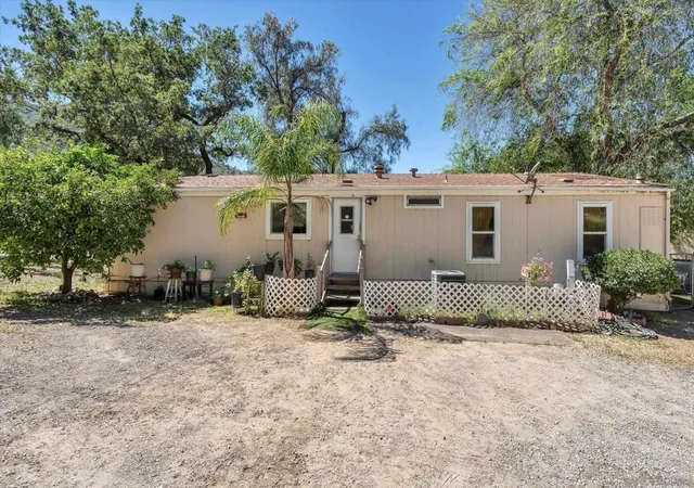 Listing Photo 5 - Condo for sale in building located at 24665 E Old Julian Hwy, Ramona, CA 92065