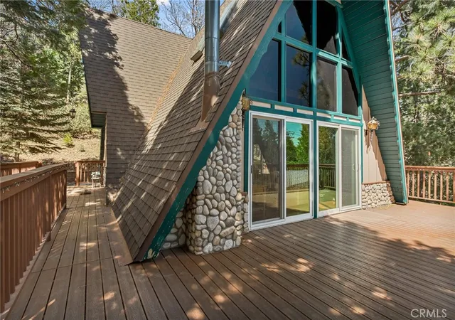 Photo 3 of Single family home for sale at 348 Brentwood, Lake Arrowhead, CA 92352 | MLS# IG26066924 | Listing updated on 2026-09-30