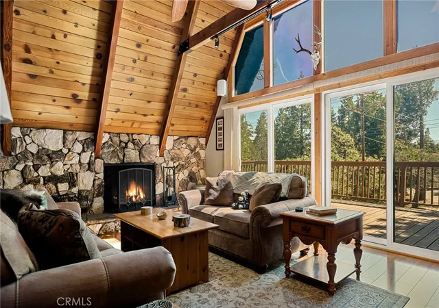Photo 4 of Single family home for sale at 348 Brentwood, Lake Arrowhead, CA 92352 | MLS# IG26066924 | Listing updated on 2026-09-30