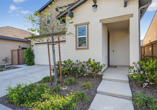 3rd image of 824 Katelyn Ave, Madera, CA 93636 | MLS# FR26066977