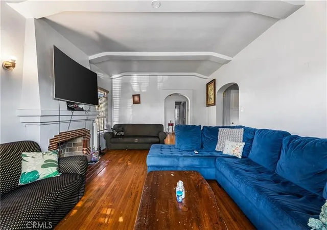 4th image of 3786 Dublin, Los Angeles, CA 90018 | MLS# SR26067021
