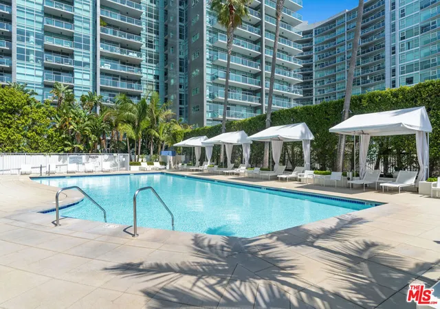 Homes for sale in Marina Del Rey, CA | 13700 Marina Pointe Dr #1126, Marina Del Rey, CA 90292 | MLS# 26667445