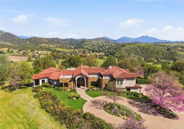 Photo 4 of Single family home for sale at 20655 Sutherland Dam Rd, Ramona, CA 92065 | MLS# PTP2602344 | Listing updated on 2026-10-07