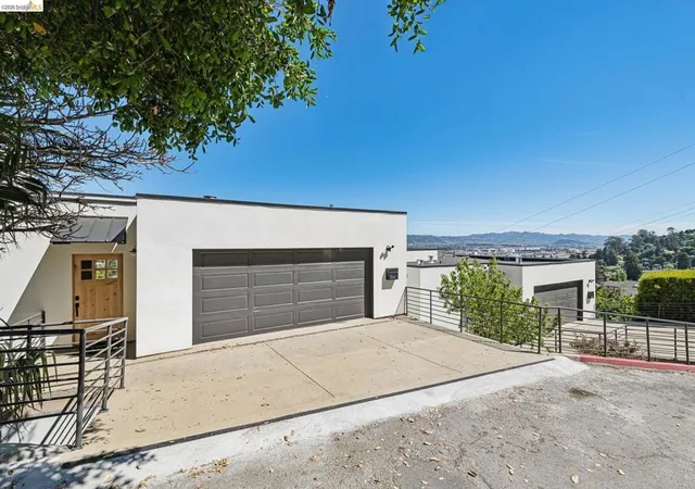 Photo 3 of Sale Pending at 312 314 Golden Gate Ave, Richmond, CA 94801 | MLS# 41128971 | Listing updated on 2026-06-12