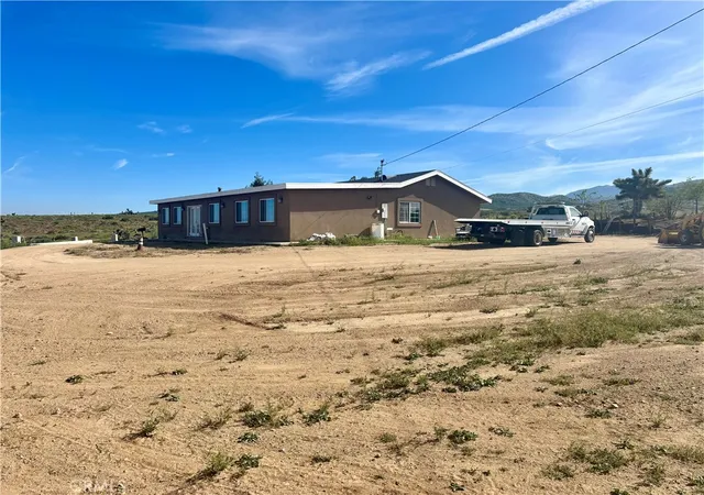 3rd image of 5808 Snow Line Dr, Phelan, CA 92371 | MLS# DW26066941