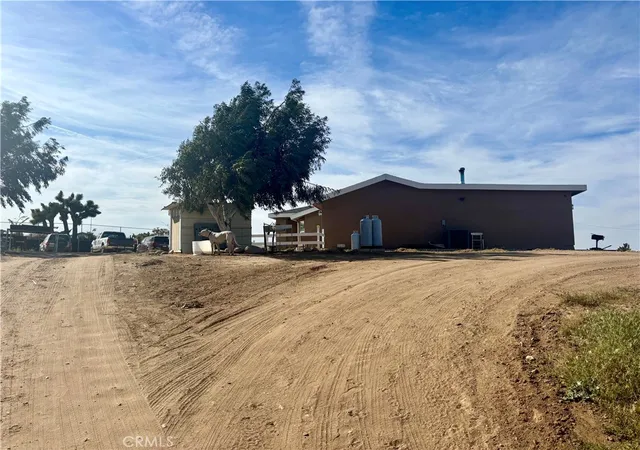5th image of 5808 Snow Line Dr, Phelan, CA 92371 | MLS# DW26066941