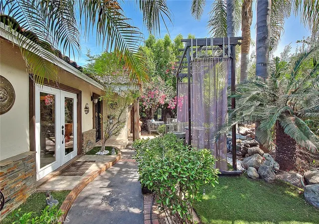 4th image of 17419 Cohasset, Lake Balboa, CA 91406 | MLS# SR26067684