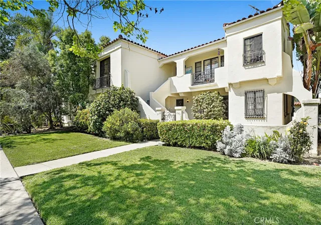 1st image of 1071 S Crescent Heights Boulevard, Los Angeles, CA 90035 | MLS# PW26067774