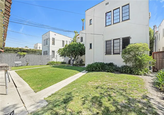 9th image of 1071 S Crescent Heights Boulevard, Los Angeles, CA 90035 | MLS# PW26067774