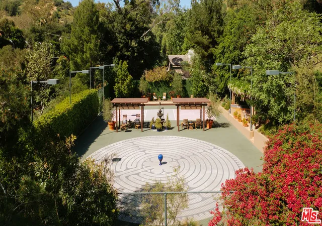 24th image of 2700 Benedict Canyon Dr, Beverly Hills, CA 90210 | MLS# 26669197
