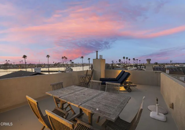 Photo 2 of Single family home for sale at 264 Hollywood Blvd, Oxnard, CA 93035 | MLS# V1-35471 | Listing updated on 2026-09-11