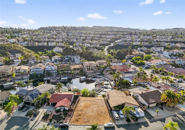 3rd image of 21951 Stawberry Ln, Canyon Lake, CA 92587 | MLS# SW26066785