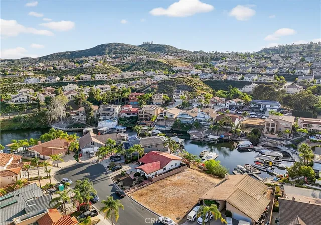 4th image of 21951 Stawberry Ln, Canyon Lake, CA 92587 | MLS# SW26066785