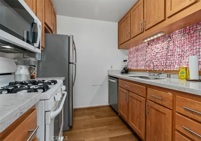 2nd image of 1001 W Stevens Ave, Santa Ana, CA 92707