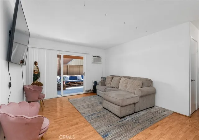 4th image of 1001 W Stevens Ave, Santa Ana, CA 92707