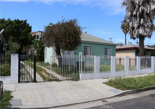 1st image of 6023 11th Ave, Los Angeles, CA 90043 | MLS# RS26068031