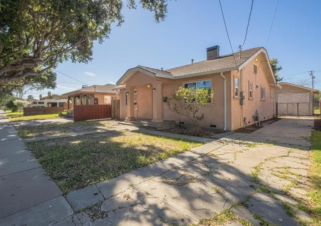 2nd image of 40 Oak, Salinas, CA 93901 | MLS# ML82040858