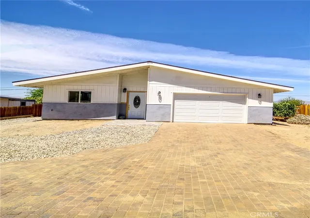 Homes for sale in 29 Palms, CA | 74804 Serrano, 29 Palms, CA 92277 | MLS# JT26068367