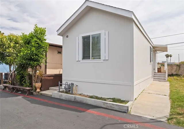 3rd image of 7650 Balboa Blvd #43, Van Nuys, CA 91406 | MLS# CV26068476