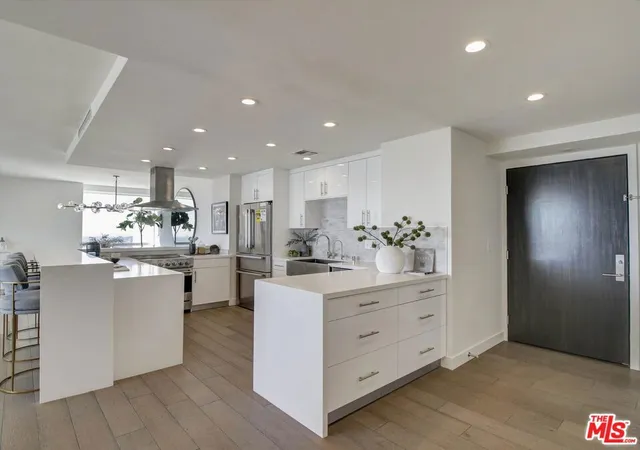 4th image of 2220Th Ave Of The Stars, Los Angeles, CA 90067