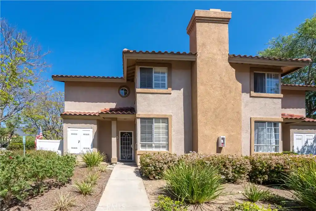 Listing Photo 1 - Condo for sale in 13 Milkwood located at 13 Milkwood, Rancho Santa Margarita, CA 92688 - Unit #111