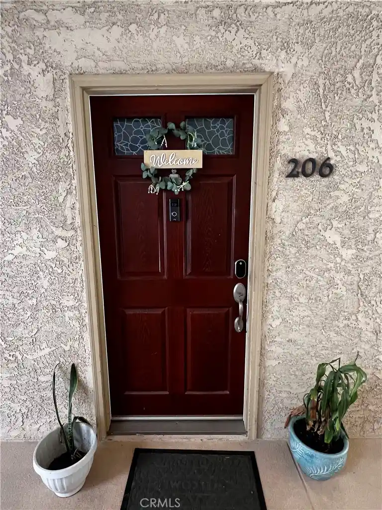 Listing Photo 2 - Condo for sale in 2380 Del Mar Wy located at 2380 Del Mar Wy, Corona, CA 92882 - Unit #206