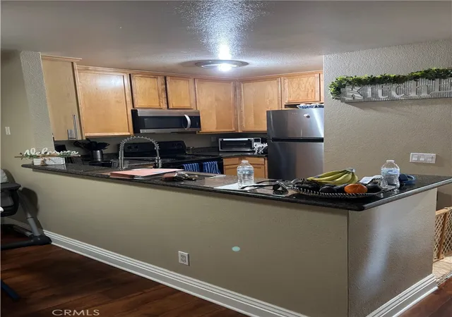 Listing Photo 5 - Condo for sale in building located at 2380 Del Mar Wy, Corona, CA 92882 - Unit #206