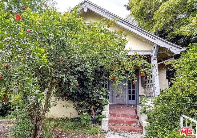 1st image of 441 N Commonwealth Ave, Los Angeles, CA 90004 | MLS# 26671597