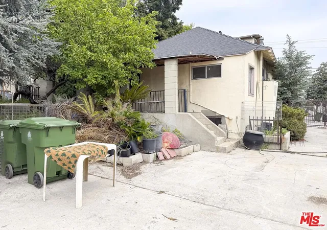 2nd image of 441 N Commonwealth Ave, Los Angeles, CA 90004 | MLS# 26671597