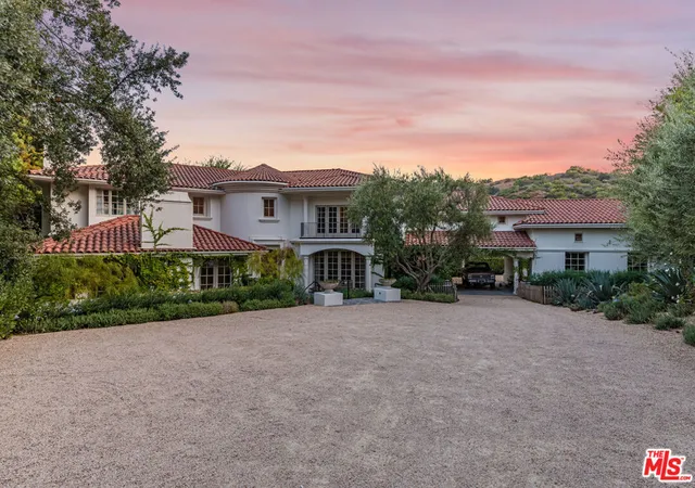 1st image of 20580 Natoma Estates Dr, Woodland Hills, CA 91364 | MLS# 26670059