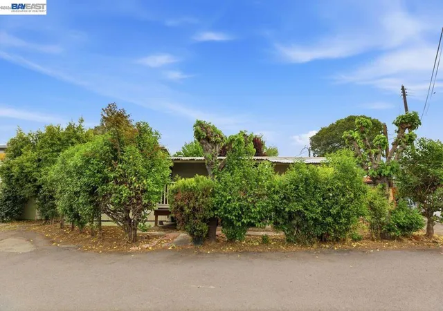 Photo 2 of Manufactured home for sale at 828 Olivina Ave, Livermore, CA 94551 | MLS# 41129132 | Listing updated on 2026-10-06