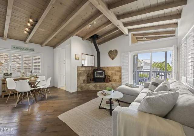 5th image of 3715 Sunset Ln, Oxnard, CA 93035 | MLS# V1-35499
