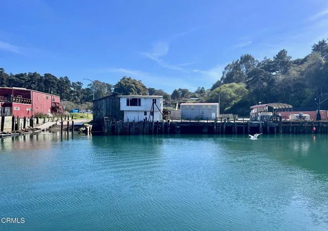 3rd image of 19290 S Harbor Dr, Fort Bragg, CA 95437 | MLS# C1-11313