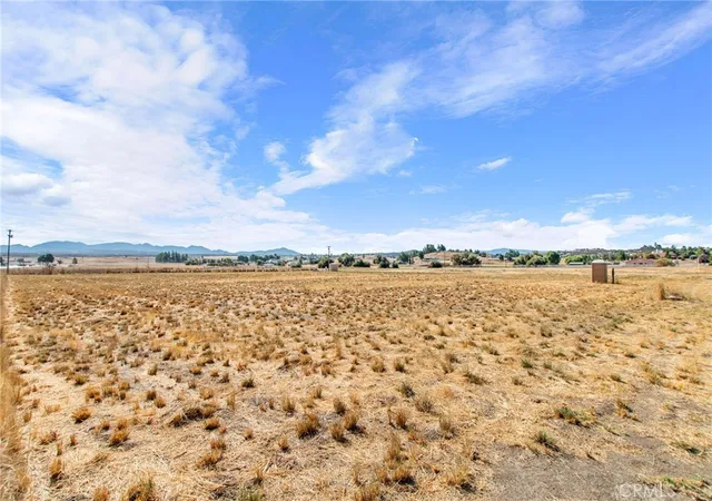 3rd image of 41620 Lakefront Dr, Aguanga, CA 92536 | MLS# SW26068802