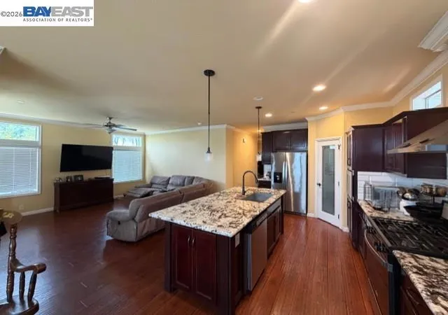 4th image of 426 Honolulu Circle, Union City, CA 94587 | MLS# 41129160