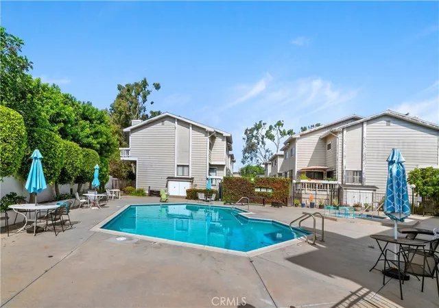 Homes for sale in Los Angeles, CA | 4652 Don Lorenzo, Los Angeles, CA 90008 | Houzeo