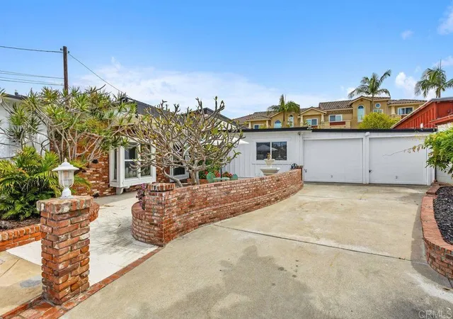 Homes for sale in Carlsbad, CA | 367 Beech Ave, Carlsbad, CA 92008 | MLS# NDP2603048