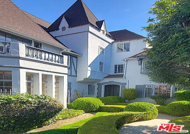 2nd image of 920 S Serrano Ave, Los Angeles, CA 90006 | MLS# 26671025
