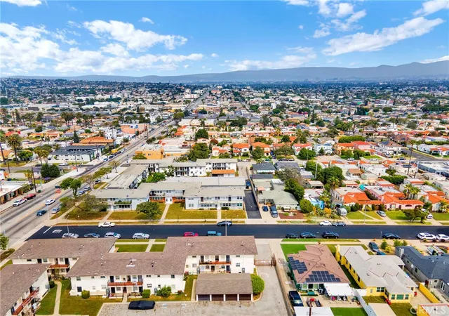 2nd image of 3310 W 77Th St, Los Angeles, CA 90043