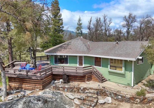 Photo 1 of Single family home for sale at 40957 Shandee Ln, Ahwahnee, CA 93601 | MLS# FR26069407 | Listing updated on 2026-04-02