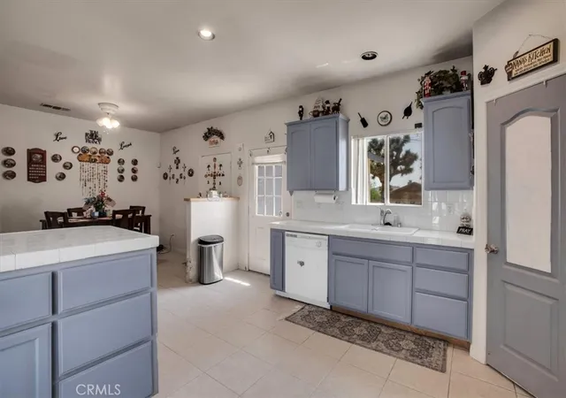 4th image of 58583 Buena Vista Dr, Yucca Valley, CA 92284 | MLS# JT26069409