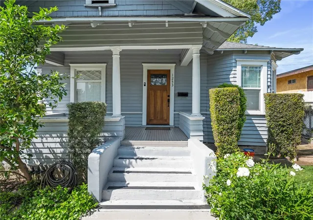 Homes for sale in Los Angeles, CA | 1251 N Commonwealth, Los Angeles, CA 90029 | MLS# PV26066757
