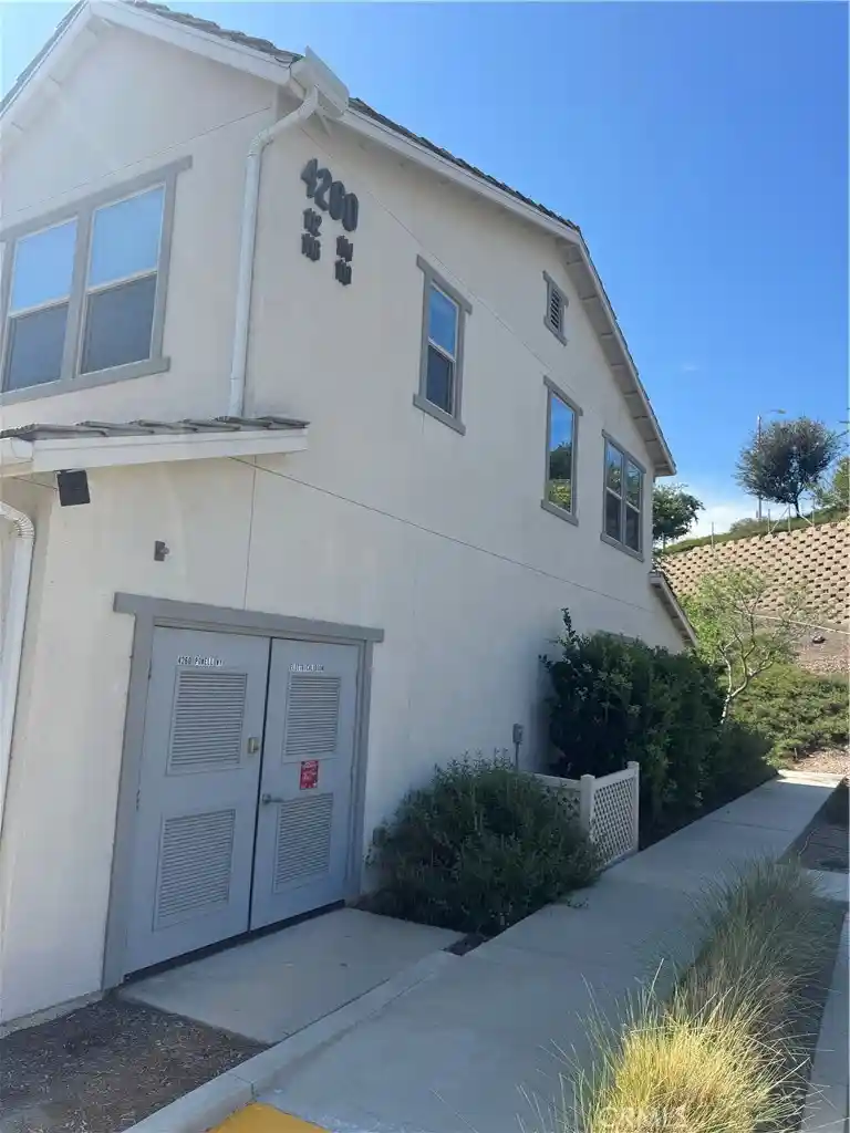 Listing Photo 2 - Condo for sale in 4260 Powell Wy located at 4260 Powell Wy, Corona, CA 92883 - Unit #118