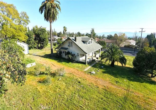 Photo 3 of Single family home for sale at 425 East 24th, Upland, CA 91784 | MLS# WS26069538 | Listing updated on 2026-09-19