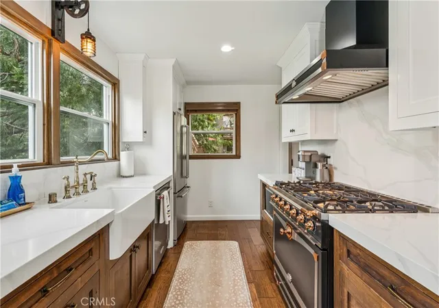 Photo 4 of Single family home for sale at 28898 Palisades, Lake Arrowhead, CA 92352 | MLS# IG26069460 | Listing updated on 2026-09-30