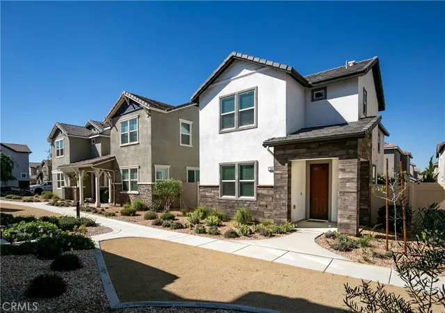 Photo 3 of Sale Pending at 240 Natural Brg, Palmdale, CA 93551 | MLS# SR26068005 | Listing updated on 2026-09-25