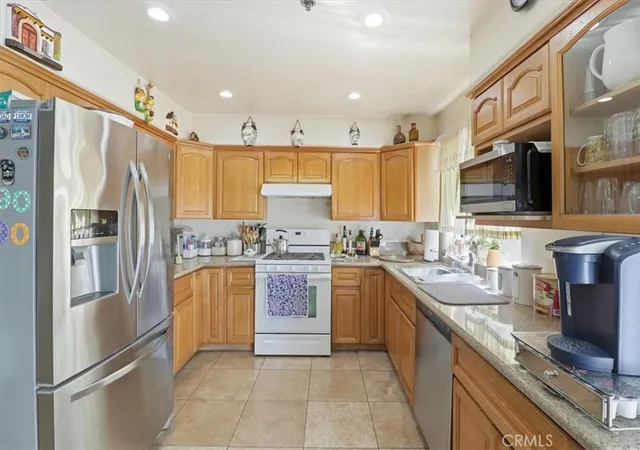 2nd image of 9146 Tobias Ave #4, Panorama City, CA 91402 | MLS# SR26059550