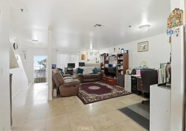 4th image of 9146 Tobias Ave #4, Panorama City, CA 91402 | MLS# SR26059550