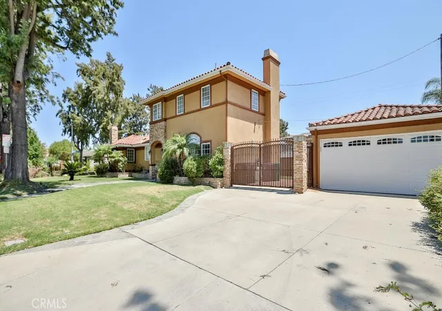 Photo 1 of Single family home for sale at 4704 E Centralia St, Long Beach, CA 90808 | MLS# PW26069642 | Listing updated on 2026-09-26